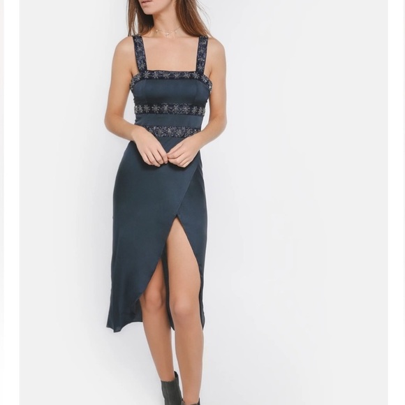 STILL IN STORES FOR LOVE AND LEMONS OPAL BEADED   SILK SLIP MIDI DRESS SZ MD - Picture 1 of 17